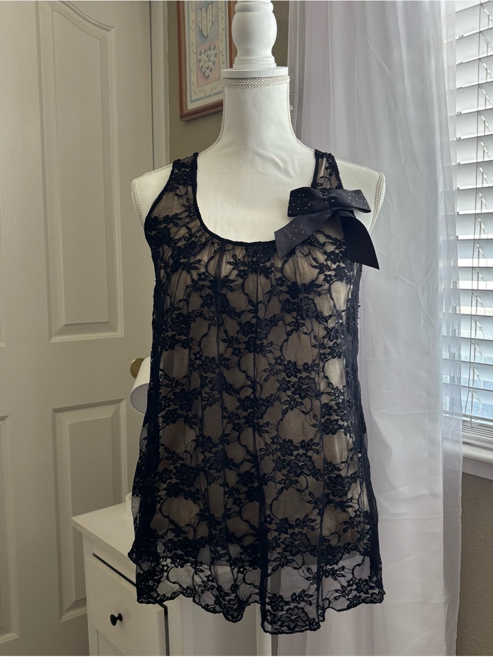julie's closet Black Floral Lace Camisole with Bow Accent